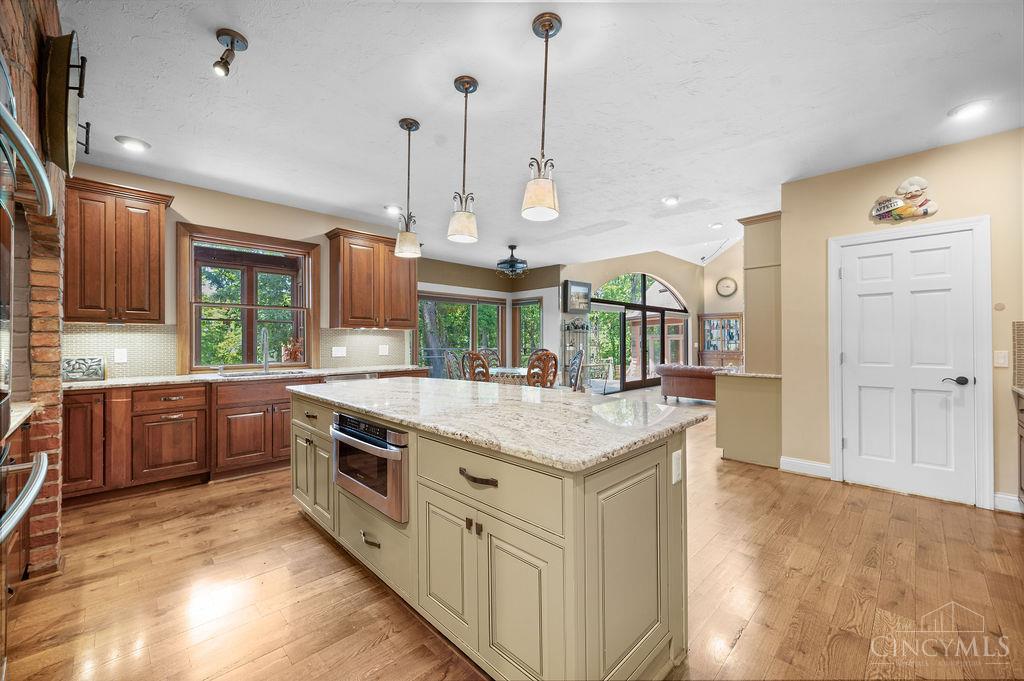 7883 Chestershire Drive