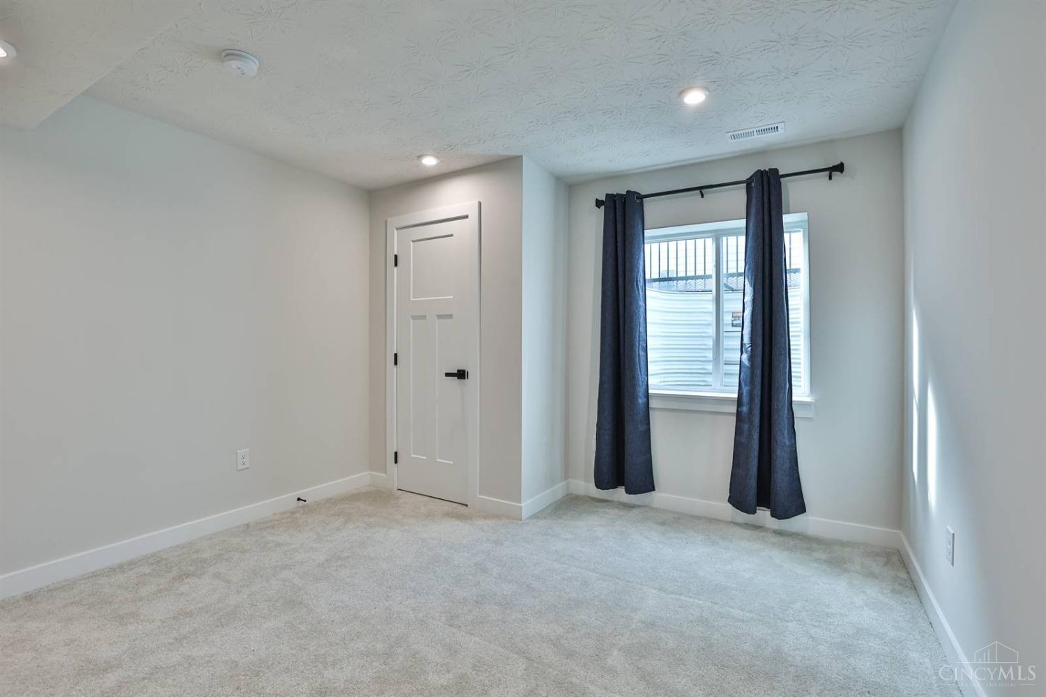 437 Sydney Drive, Tipp City, Ohio image 27