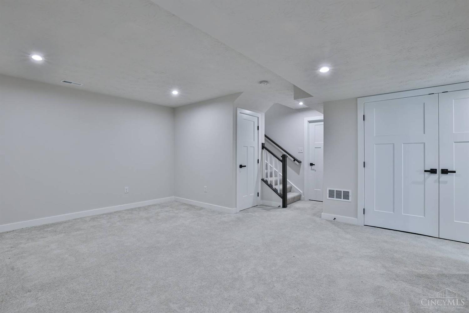 437 Sydney Drive, Tipp City, Ohio image 32