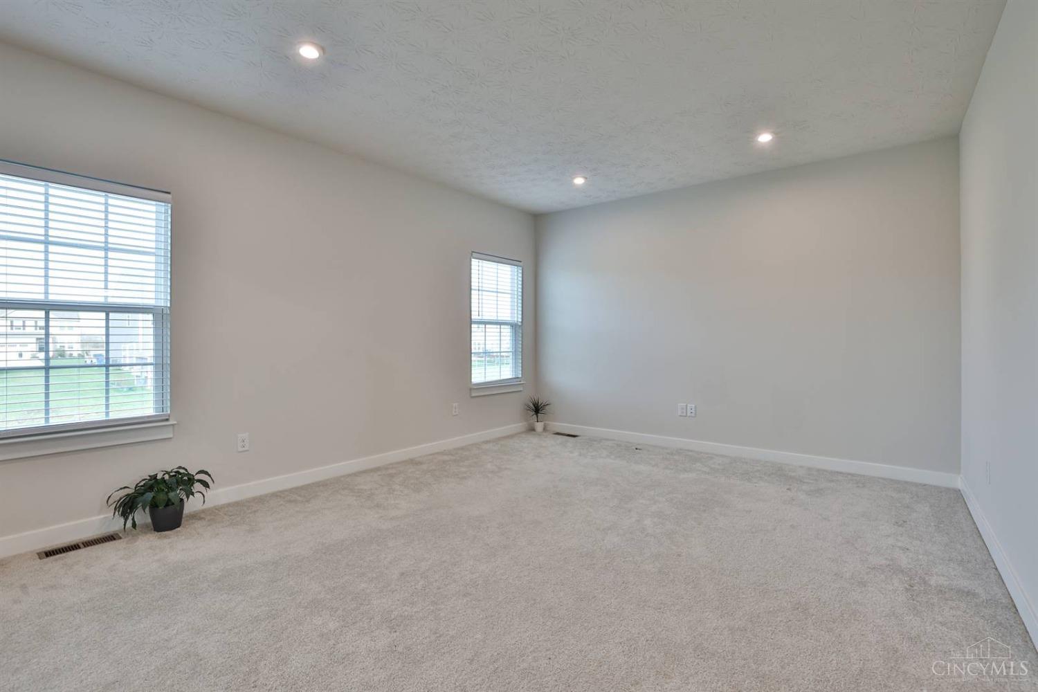 437 Sydney Drive, Tipp City, Ohio image 7