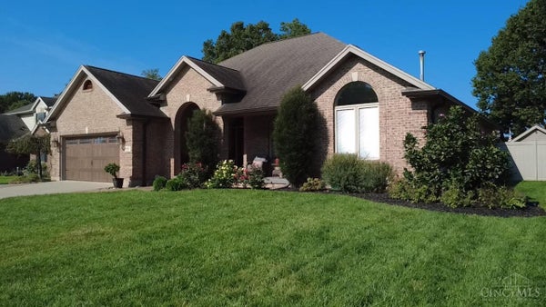 111 MEGAN LN, GERMANTOWN, OH 45327 - Image 1eef27dcff77f2e116738e130ebdf3a7/1009239418
