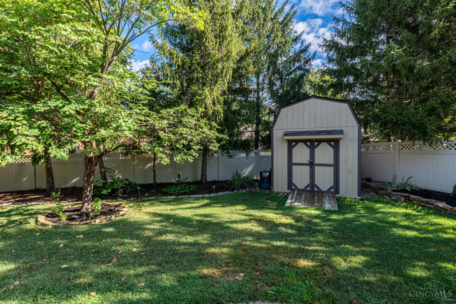 Middletown, Ohio 45042, United States, 4 Bedrooms Bedrooms, ,4 BathroomsBathrooms,Residential,Pending,202950