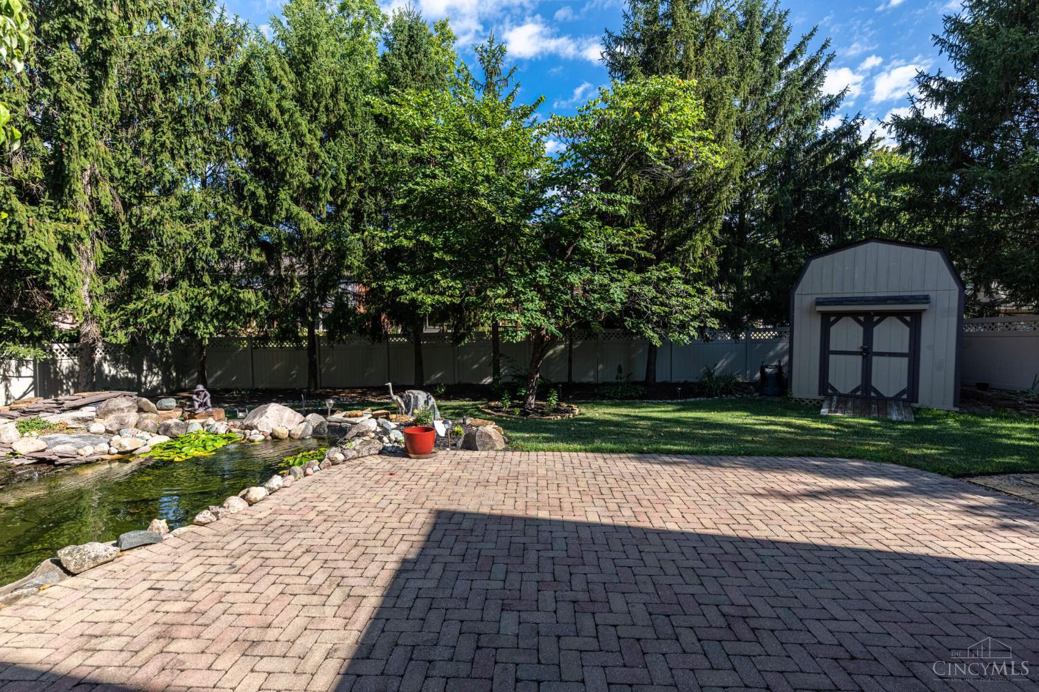 Middletown, Ohio 45042, United States, 4 Bedrooms Bedrooms, ,4 BathroomsBathrooms,Residential,Pending,202950