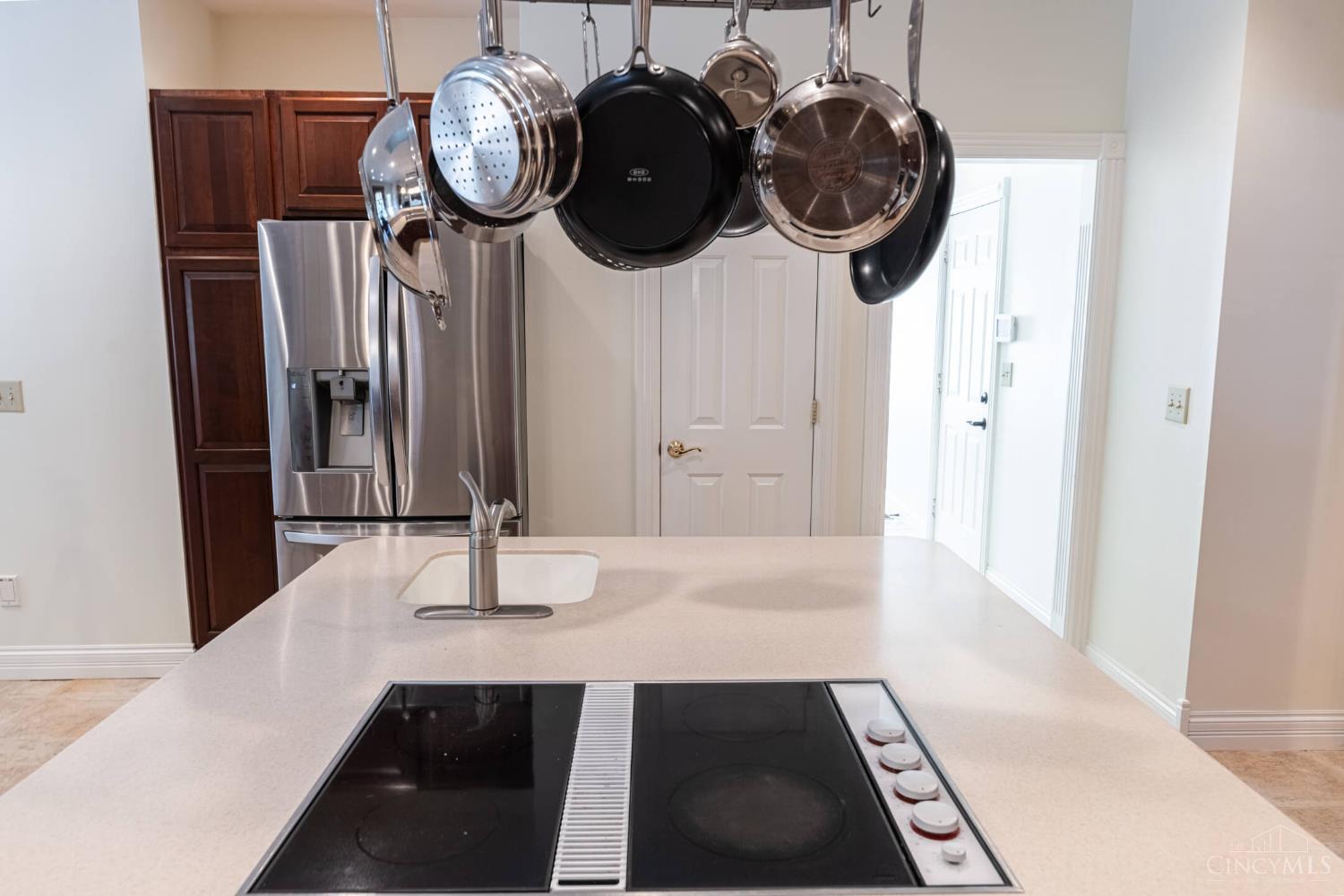 Middletown, Ohio 45042, United States, 4 Bedrooms Bedrooms, ,4 BathroomsBathrooms,Residential,Pending,202950