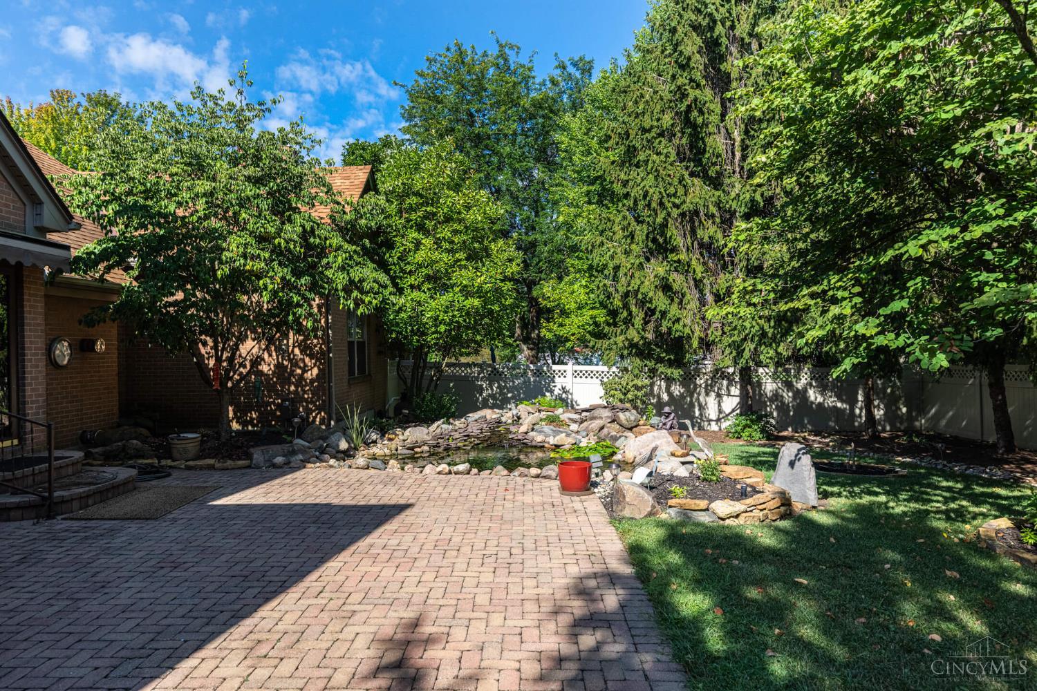 Middletown, Ohio 45042, United States, 4 Bedrooms Bedrooms, ,4 BathroomsBathrooms,Residential,Pending,202950