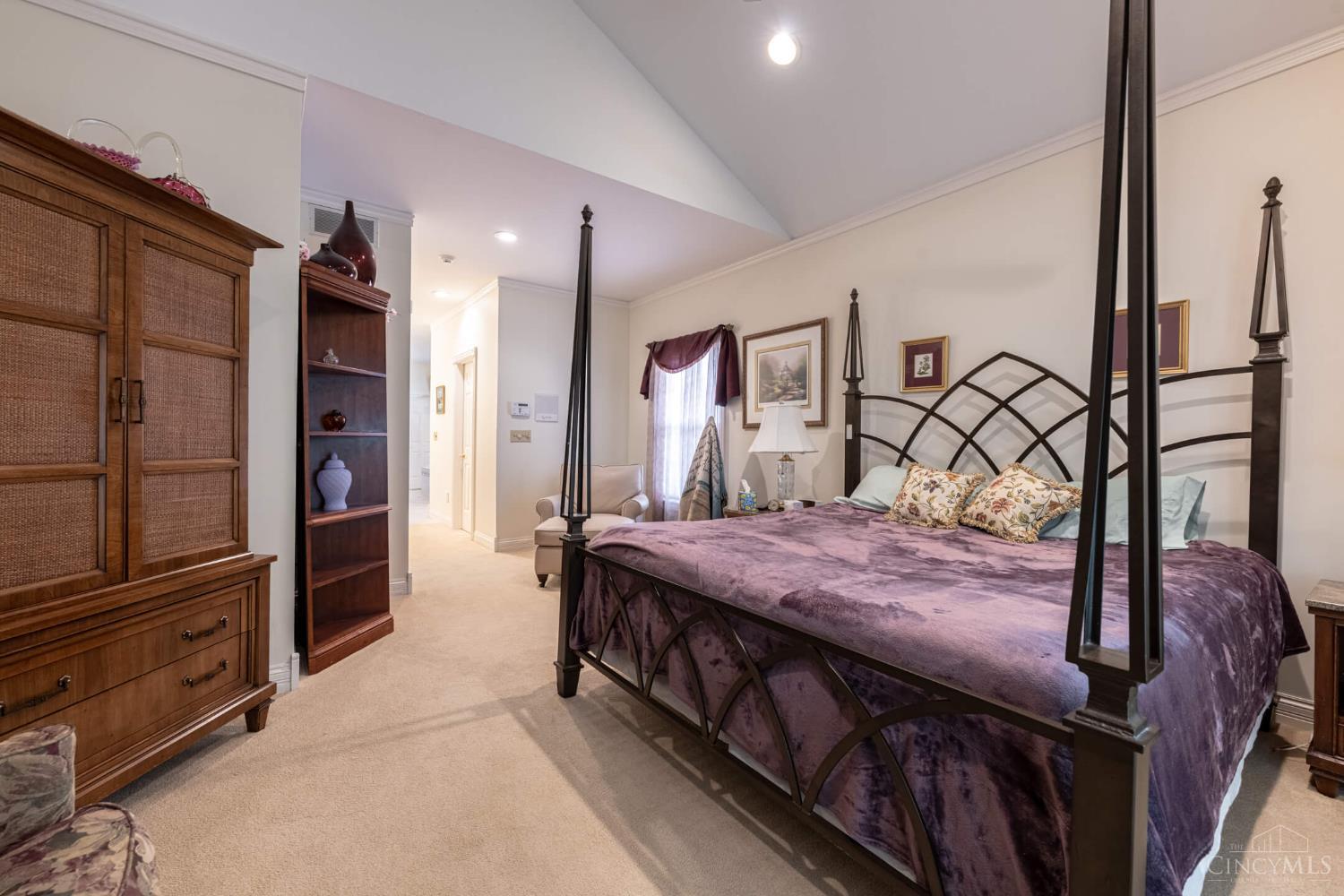 Middletown, Ohio 45042, United States, 4 Bedrooms Bedrooms, ,4 BathroomsBathrooms,Residential,Pending,202950