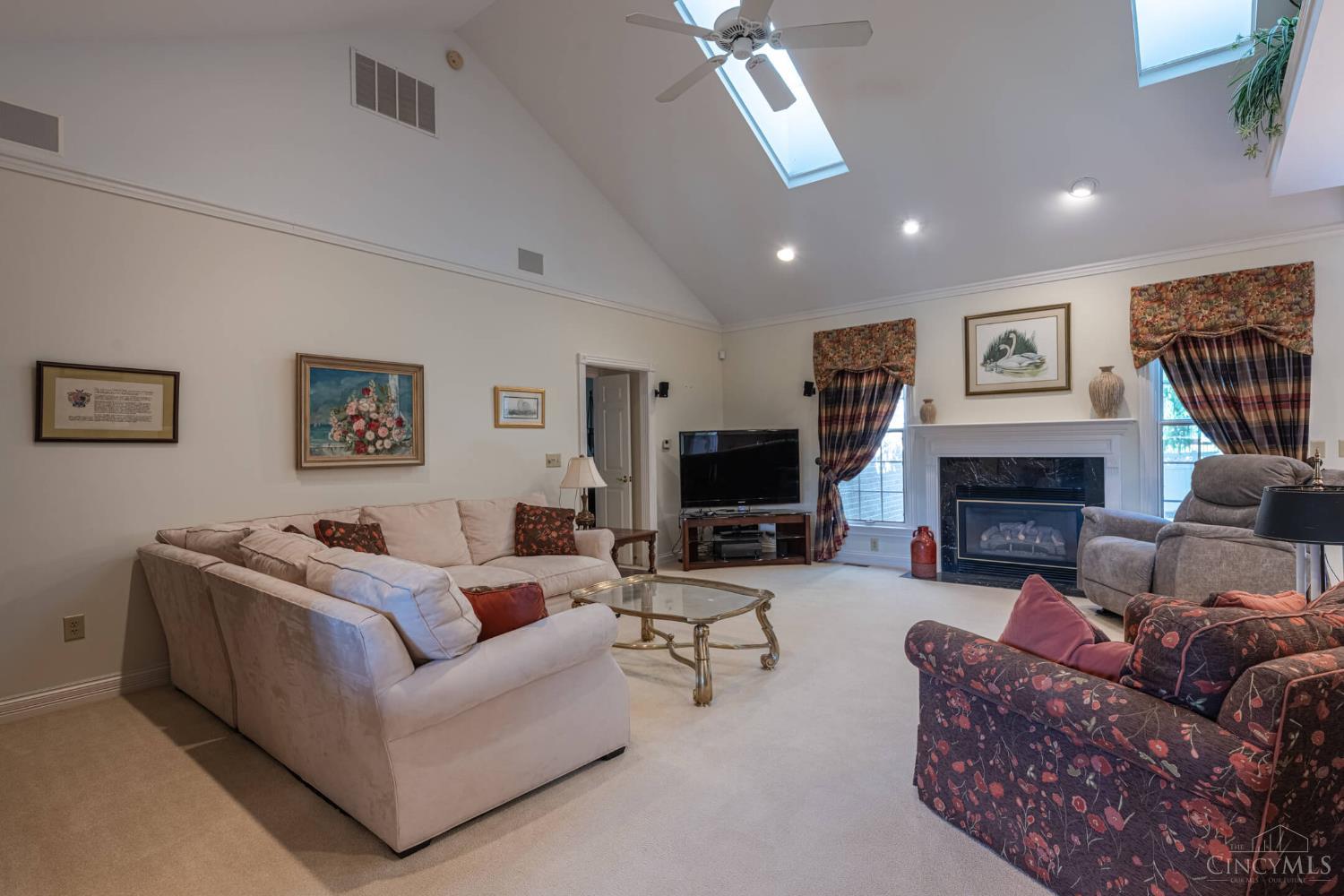 Middletown, Ohio 45042, United States, 4 Bedrooms Bedrooms, ,4 BathroomsBathrooms,Residential,Pending,202950