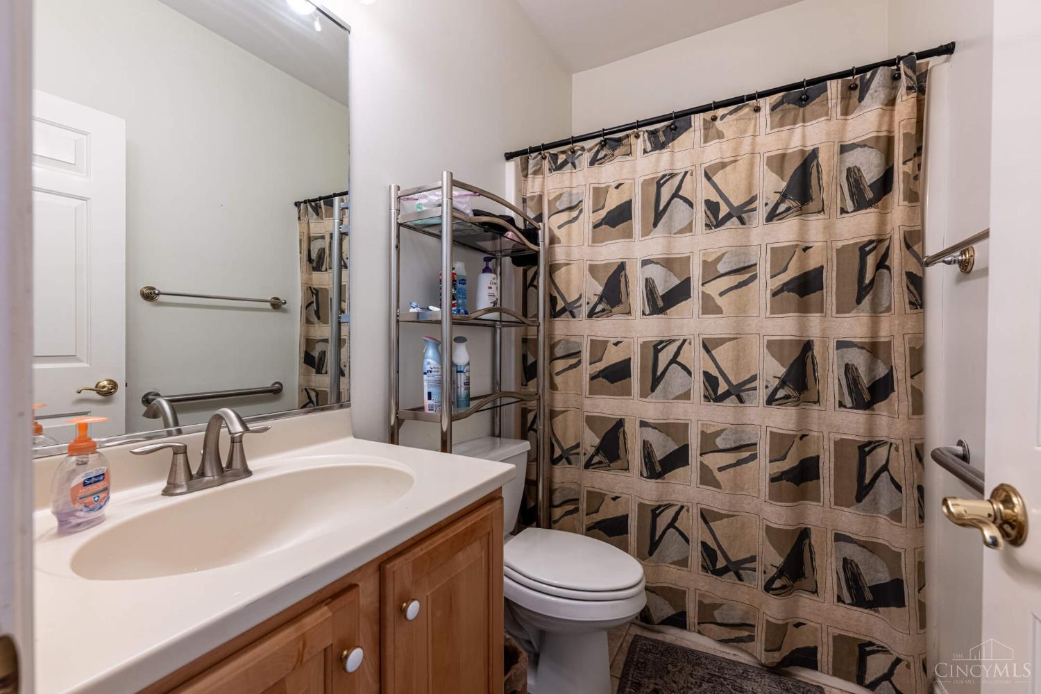 Middletown, Ohio 45042, United States, 4 Bedrooms Bedrooms, ,4 BathroomsBathrooms,Residential,Pending,202950