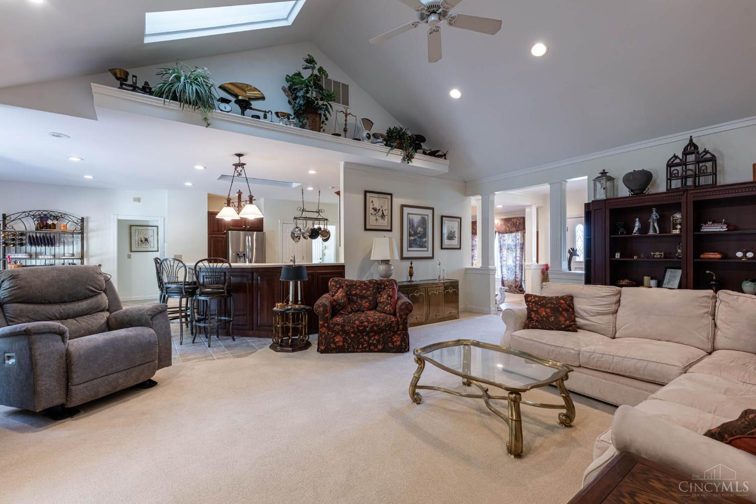 Middletown, Ohio 45042, United States, 4 Bedrooms Bedrooms, ,4 BathroomsBathrooms,Residential,Pending,202950