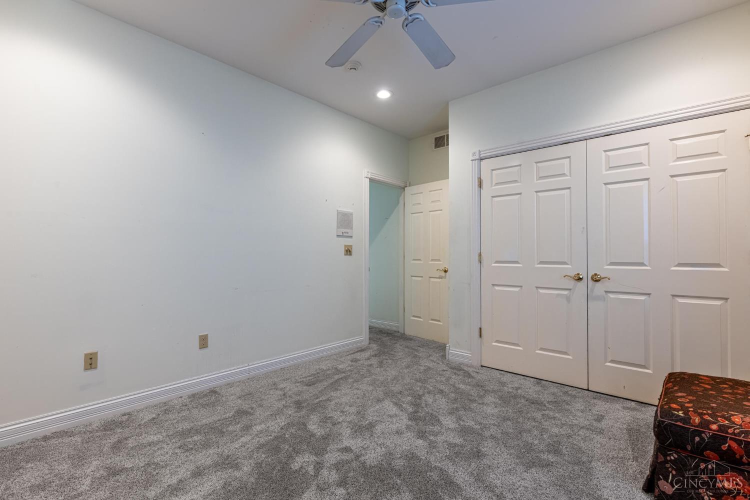 Middletown, Ohio 45042, United States, 4 Bedrooms Bedrooms, ,4 BathroomsBathrooms,Residential,Pending,202950