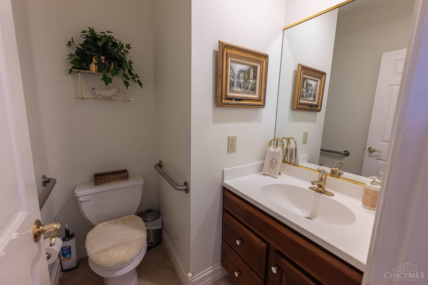 Middletown, Ohio 45042, United States, 4 Bedrooms Bedrooms, ,4 BathroomsBathrooms,Residential,Pending,202950