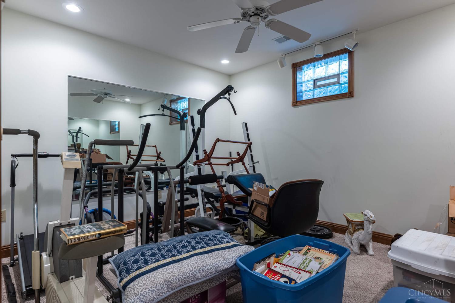 Middletown, Ohio 45042, United States, 4 Bedrooms Bedrooms, ,4 BathroomsBathrooms,Residential,Pending,202950