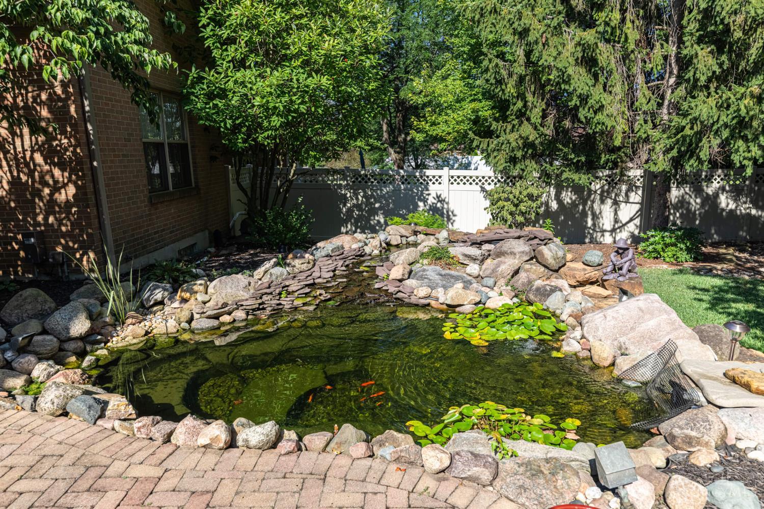 Middletown, Ohio 45042, United States, 4 Bedrooms Bedrooms, ,4 BathroomsBathrooms,Residential,Pending,202950