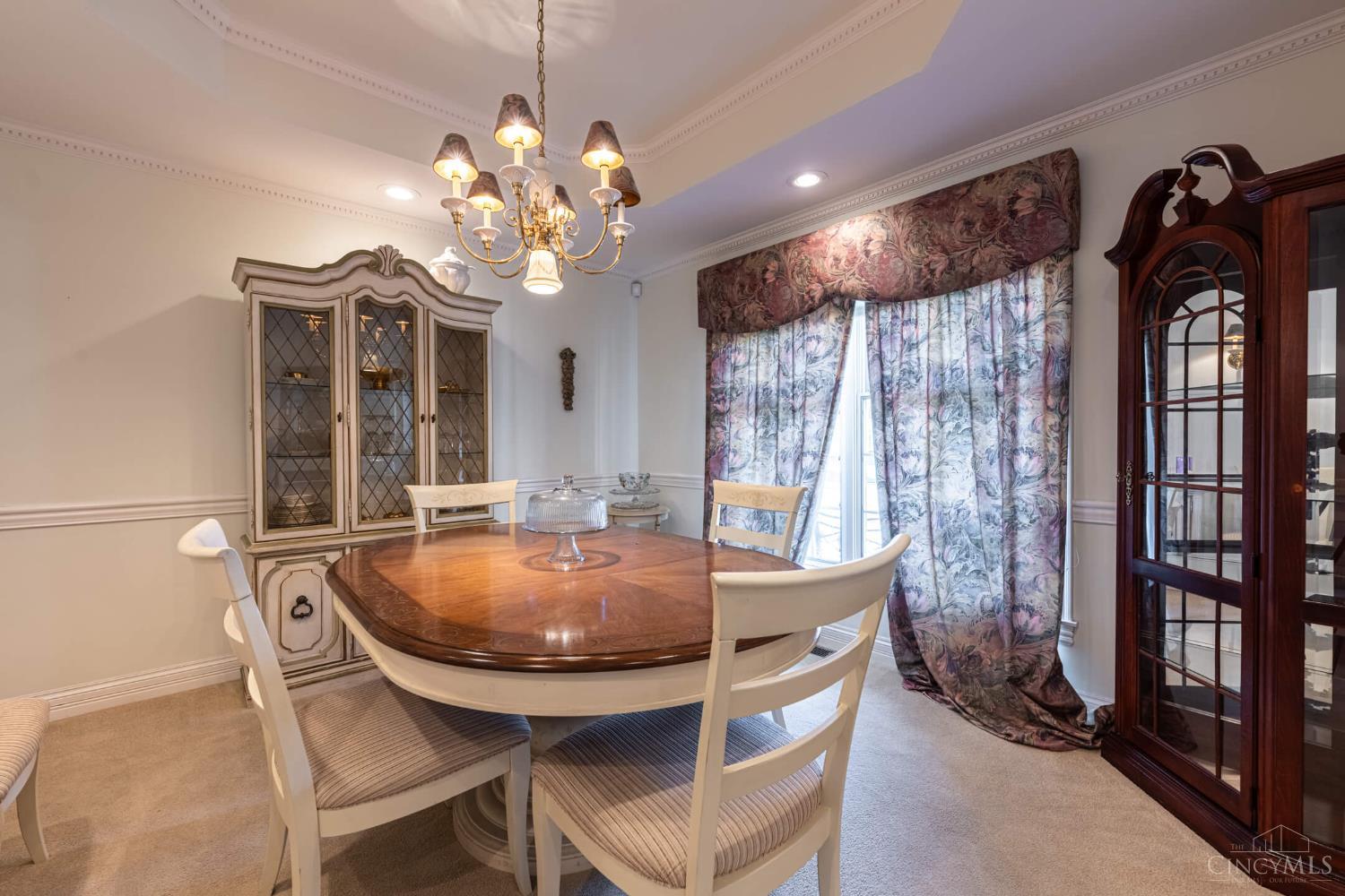 Middletown, Ohio 45042, United States, 4 Bedrooms Bedrooms, ,4 BathroomsBathrooms,Residential,Pending,202950