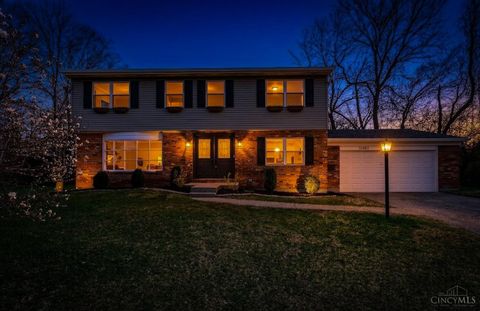 Photo of 10483 Toulon Drive, Springfield Township, OH 45240 (MLS # 1871545)