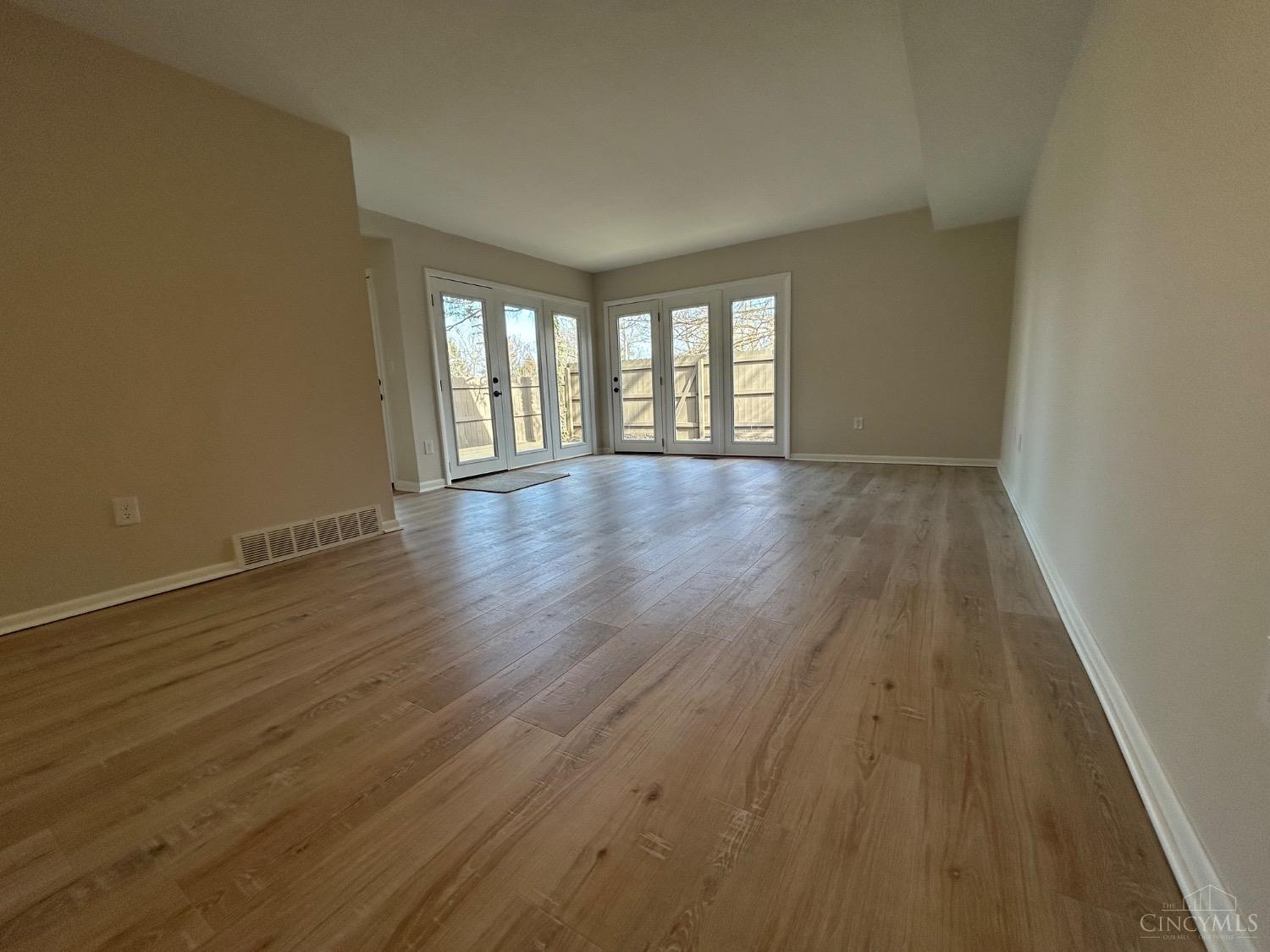 9963 Timbers Drive, Blue Ash, Ohio image 2
