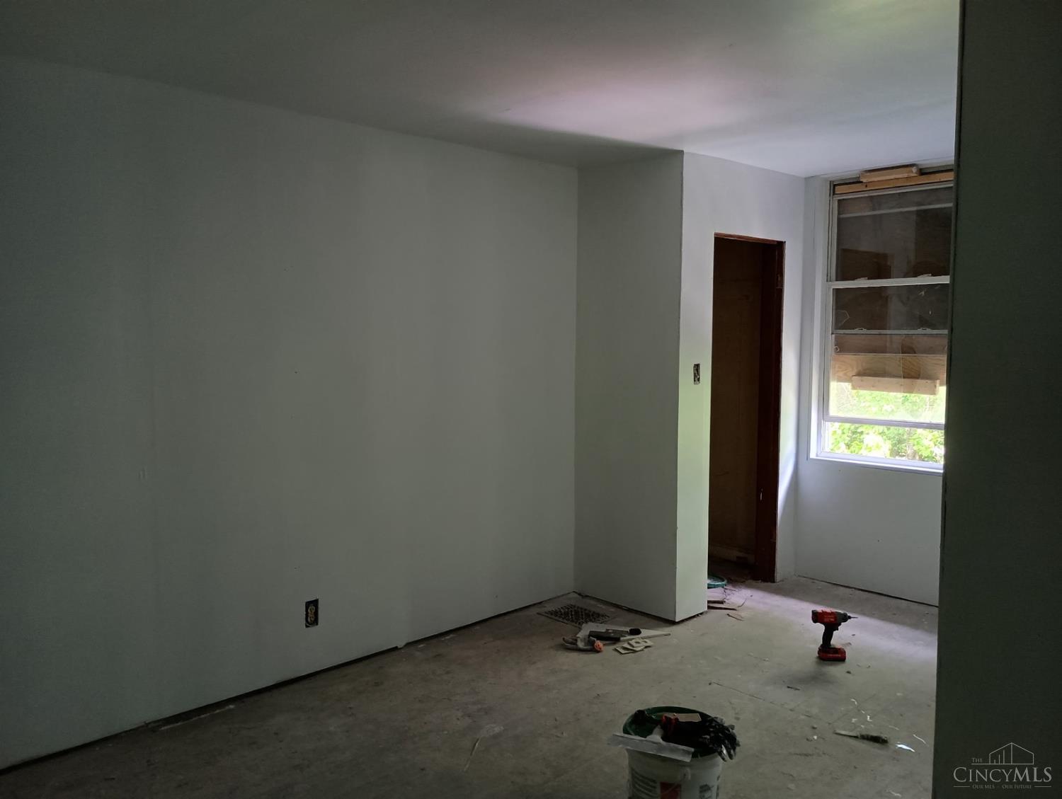 966 Fairbanks Avenue