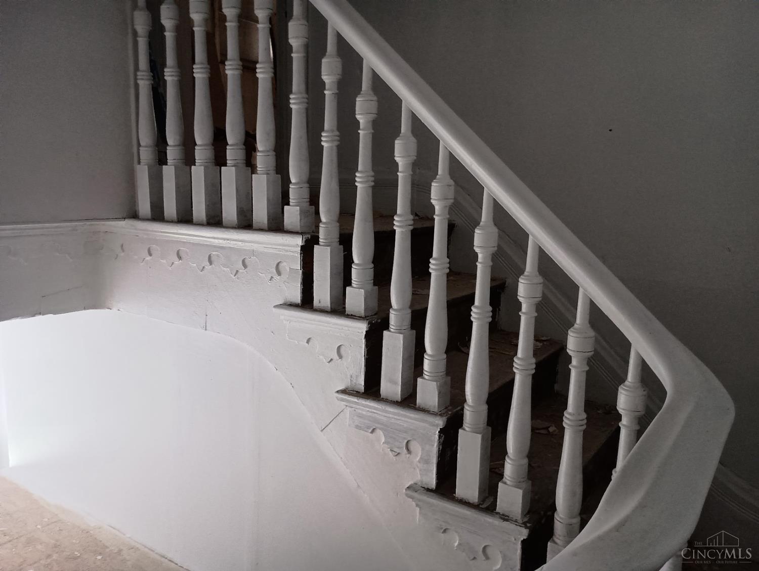 966 Fairbanks Avenue