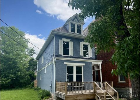Photo of 136 Dorchester Avenue, Cincinnati, OH 45219 (MLS # 1876485)