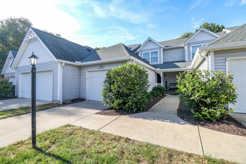 Photo for 7576 Lake Pointe