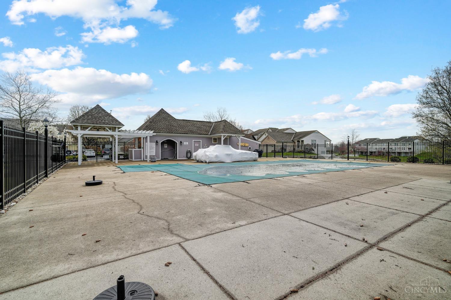 4076 East Village Drive, Mason, Ohio image 32
