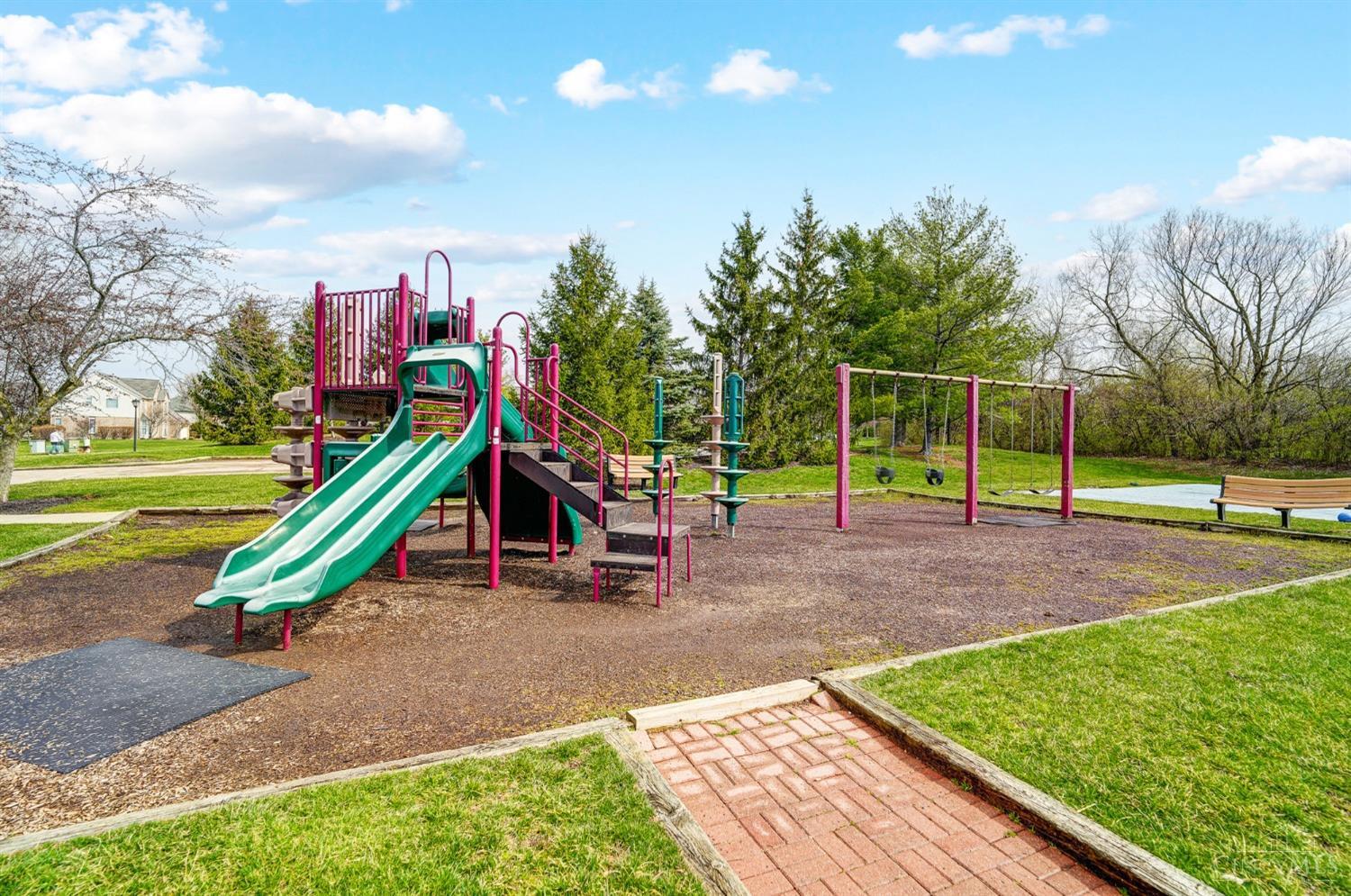 4076 East Village Drive, Mason, Ohio image 36