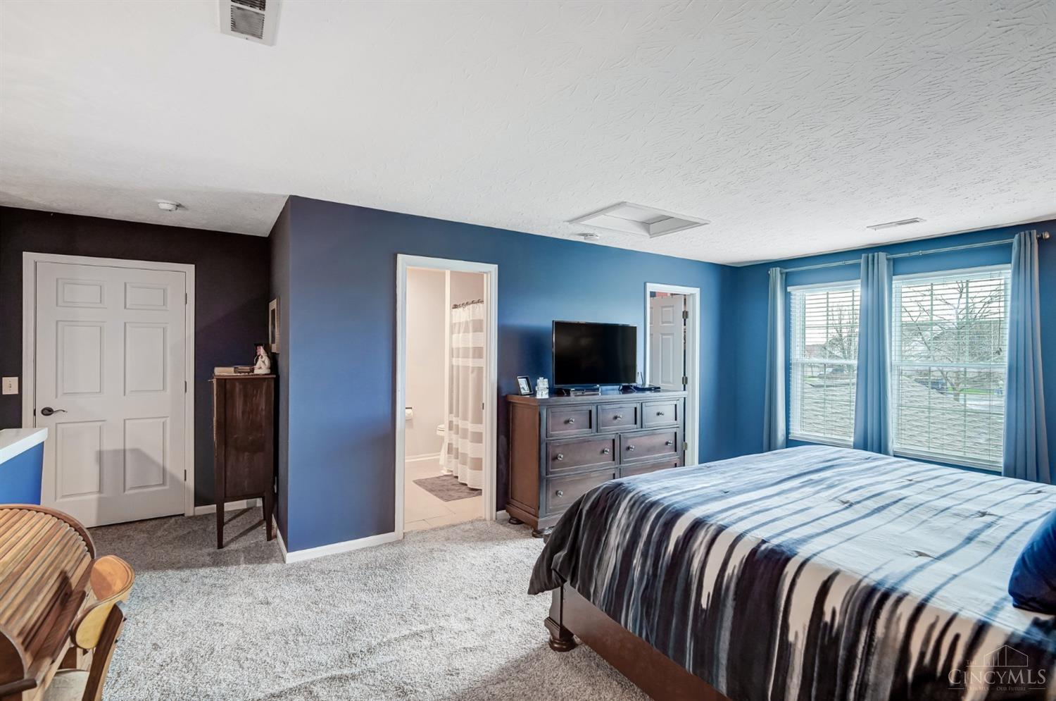 4076 East Village Drive, Mason, Ohio image 17