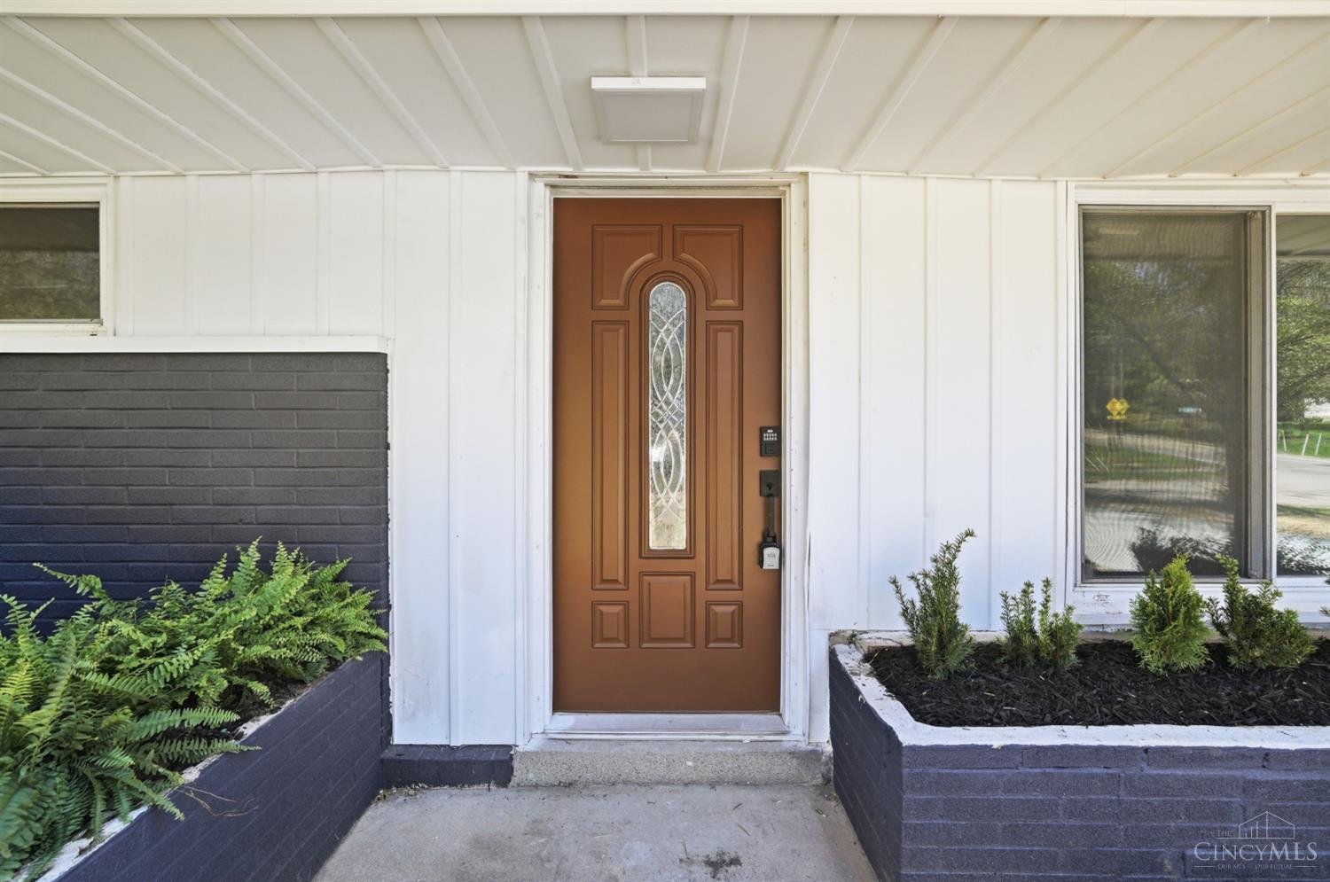 5695 Antoninus Drive