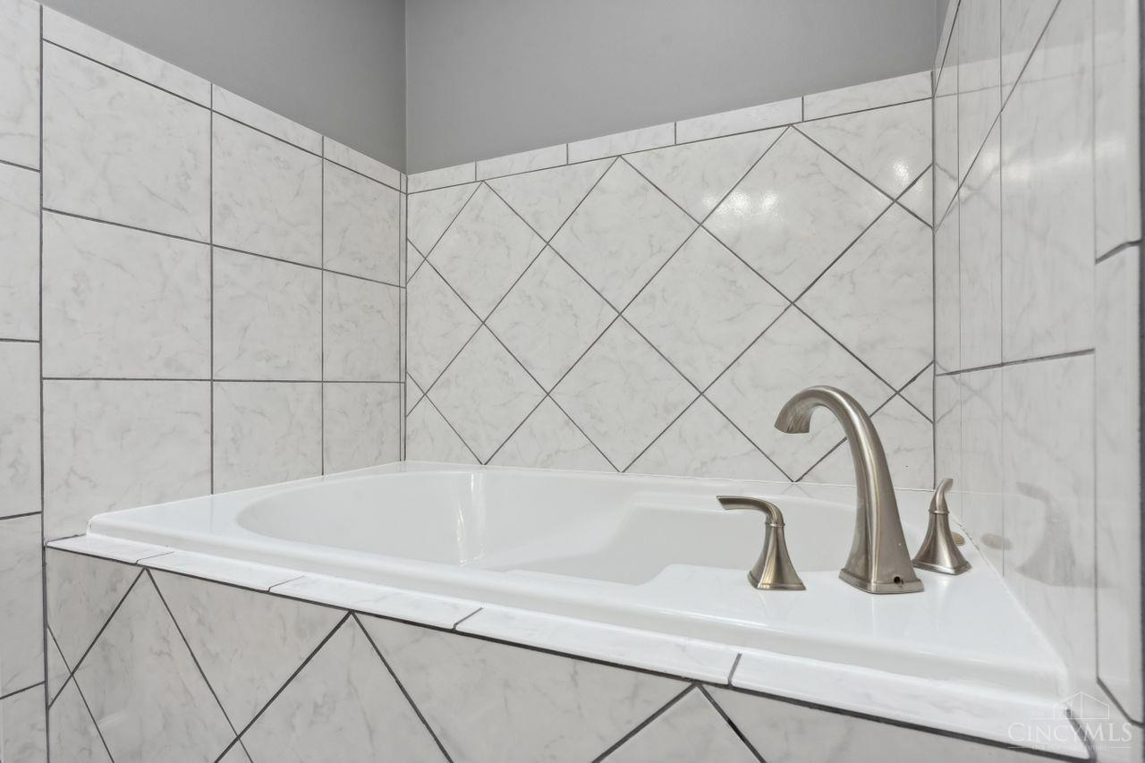 5 Artesian Court, Springboro, Ohio image 37