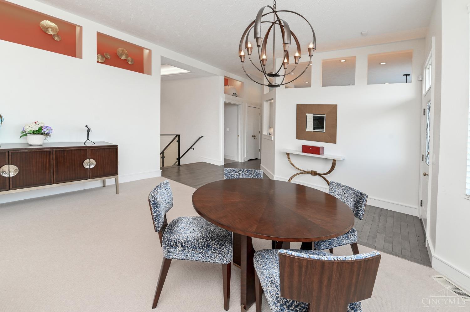 2498 Walnutview Court, Cincinnati, Ohio image 9