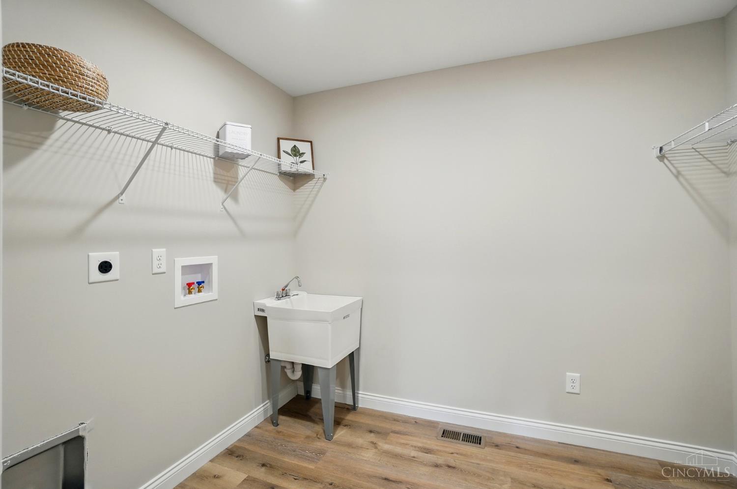 1018 Horseshoe Falls Drive, Lebanon, Ohio image 31