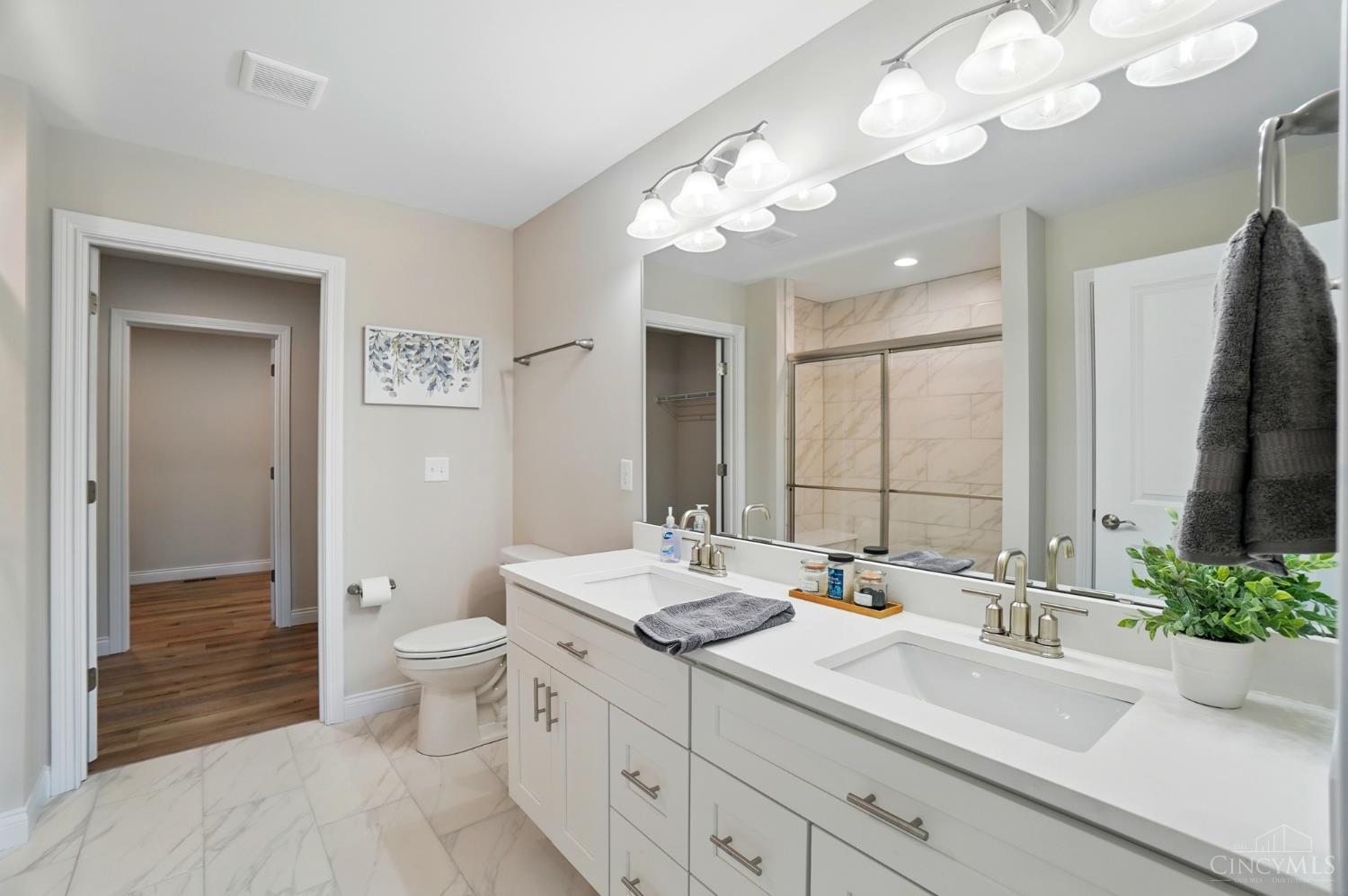 1018 Horseshoe Falls Drive, Lebanon, Ohio image 22