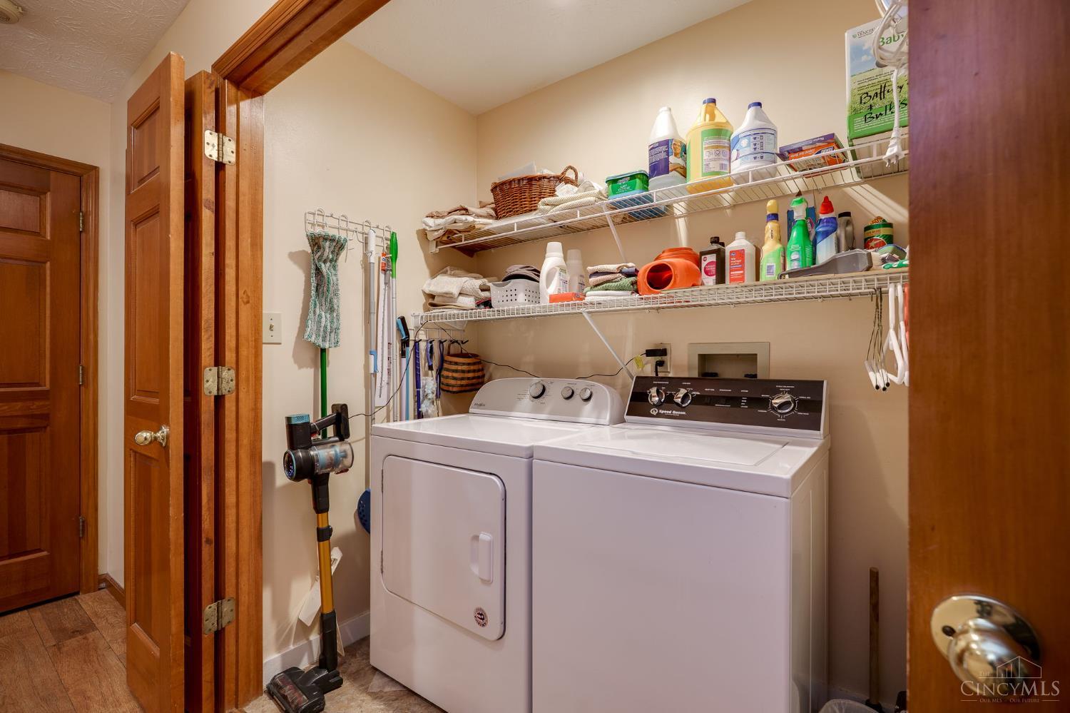 4459 Thornview Drive, Salem, Ohio image 37