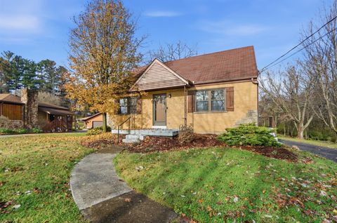 Photo of 4343 Overton Lane, Miami Township, OH 45248 (MLS # 1863339)