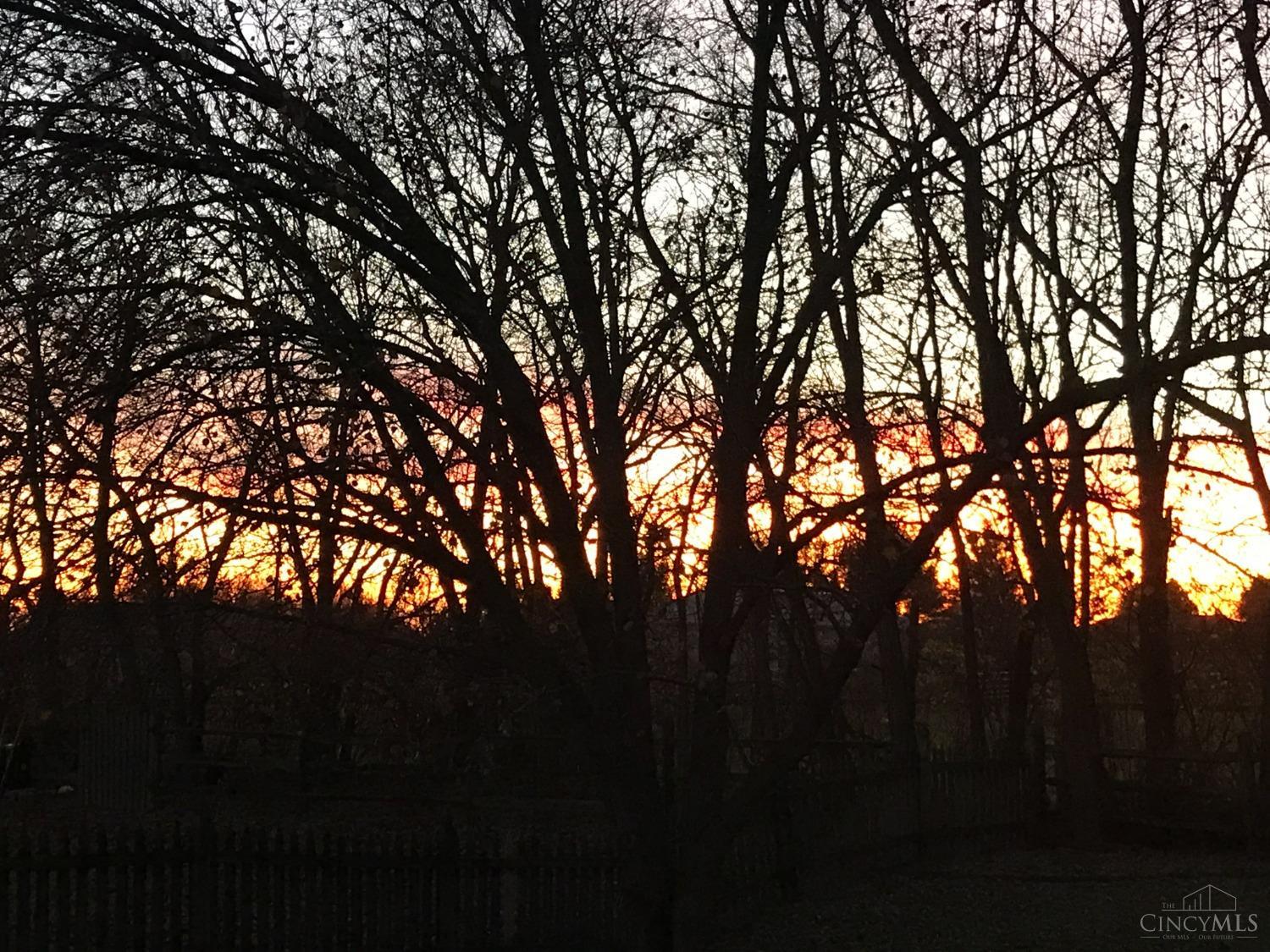 Lebanon, Ohio 45036, United States, 3 Bedrooms Bedrooms, ,4 BathroomsBathrooms,Residential,Pending,126340