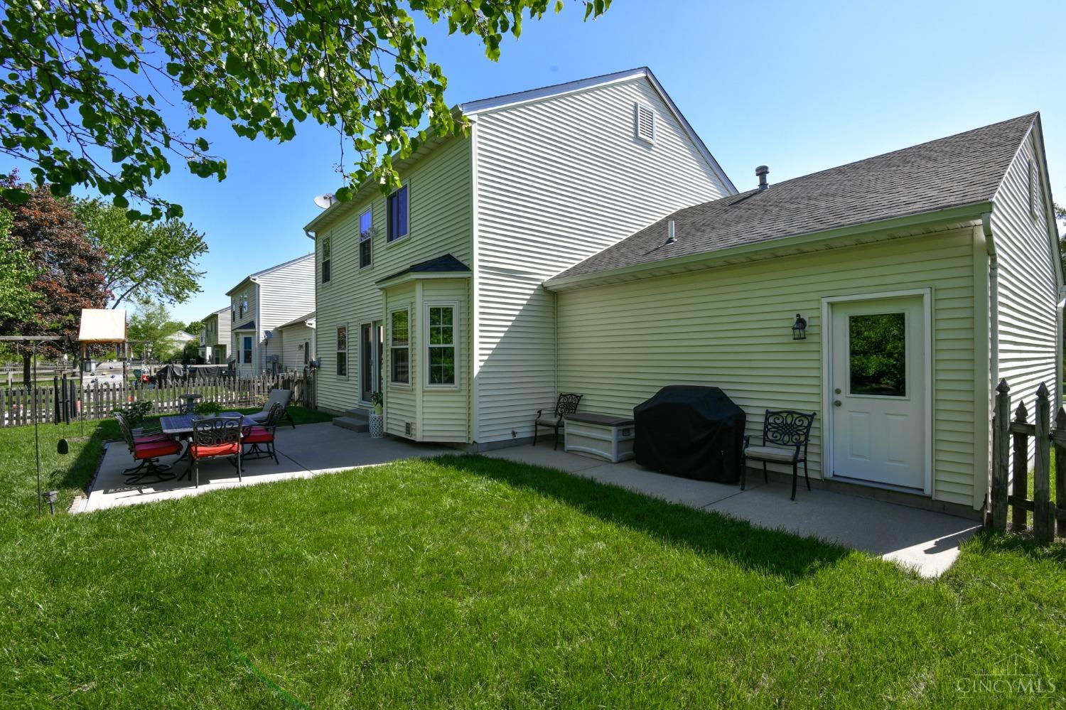 Lebanon, Ohio 45036, United States, 3 Bedrooms Bedrooms, ,4 BathroomsBathrooms,Residential,Pending,126340