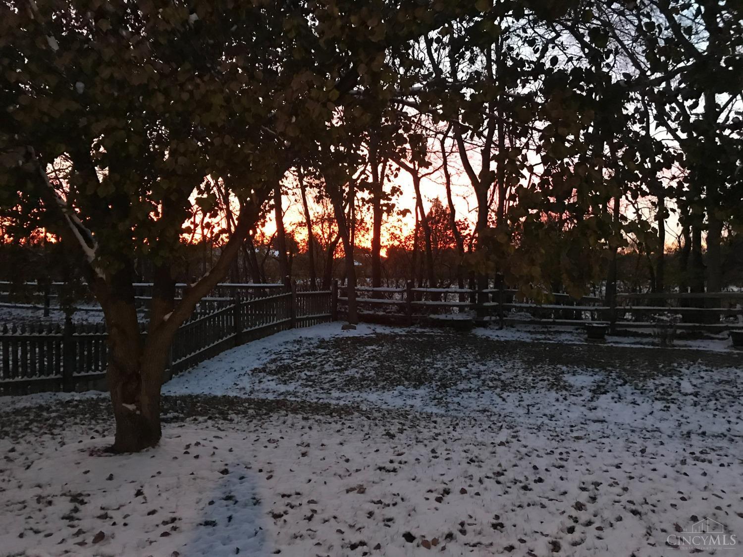 Lebanon, Ohio 45036, United States, 3 Bedrooms Bedrooms, ,4 BathroomsBathrooms,Residential,Pending,126340