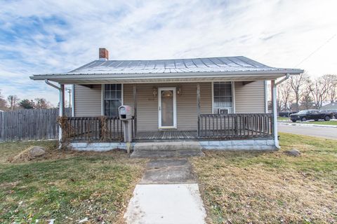 Photo of 900 N Maple Street, Eaton, OH 45320 (MLS # 1863762)