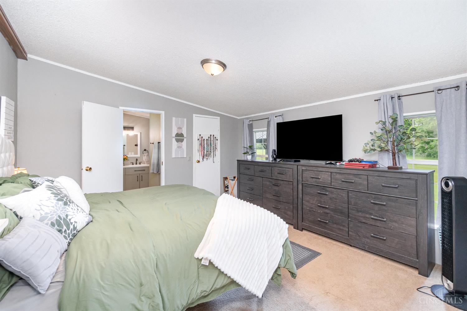 305 Meadow View Lane, Liberty Twp, Ohio image 12
