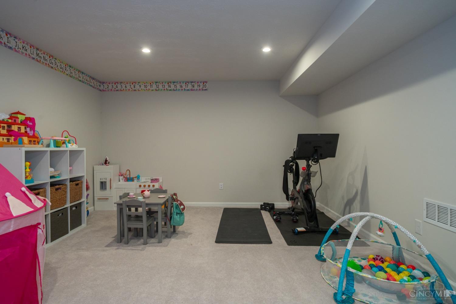 7901 Timberview Court, Franklin, Ohio image 39