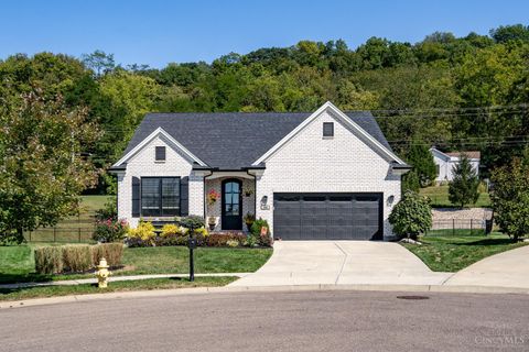 Photo of 400 Parkview Circle, Cincinnati, OH 45233 (MLS # 1856987)