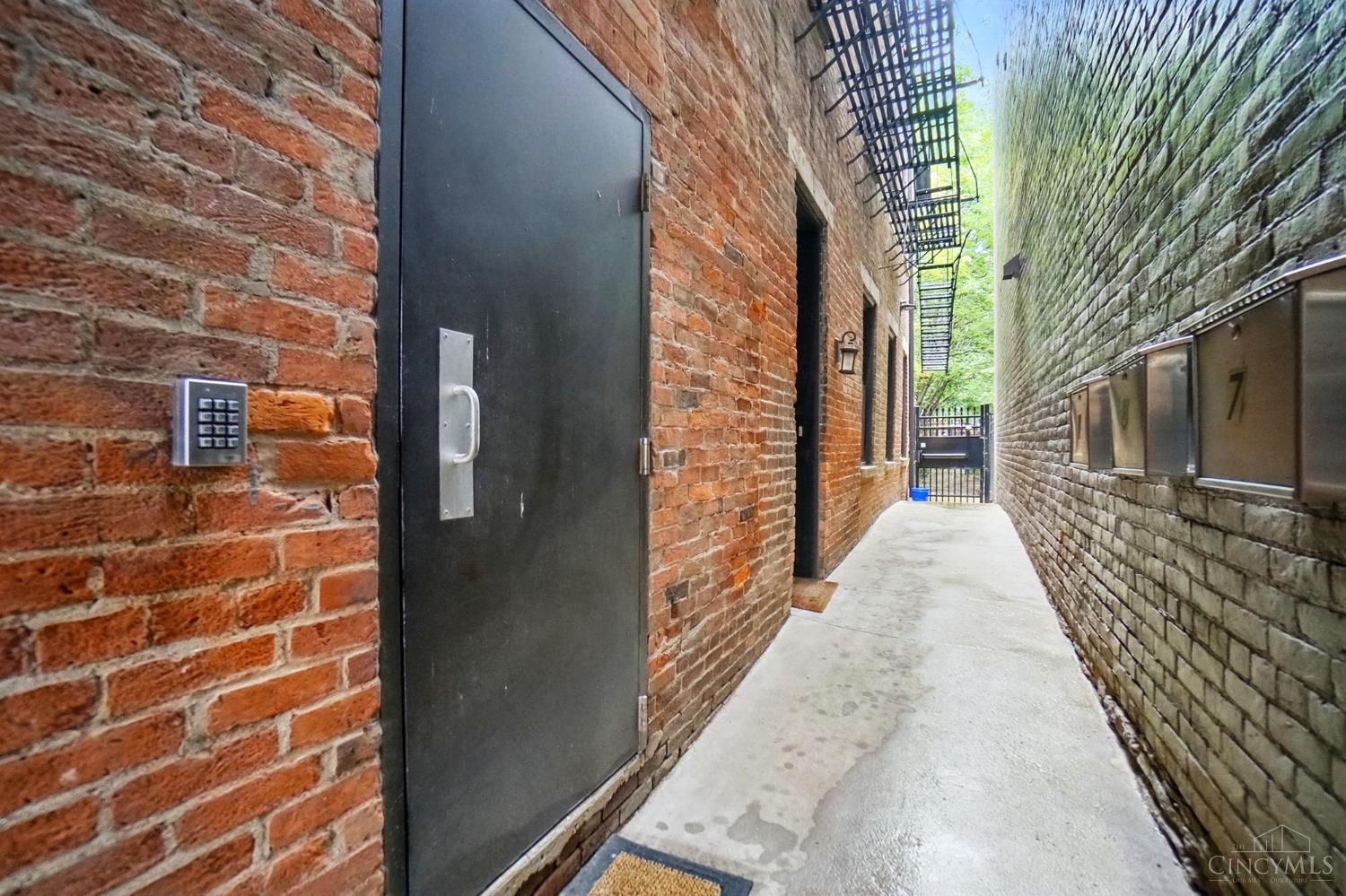 1422 Race Street #7, Cincinnati, Ohio image 4