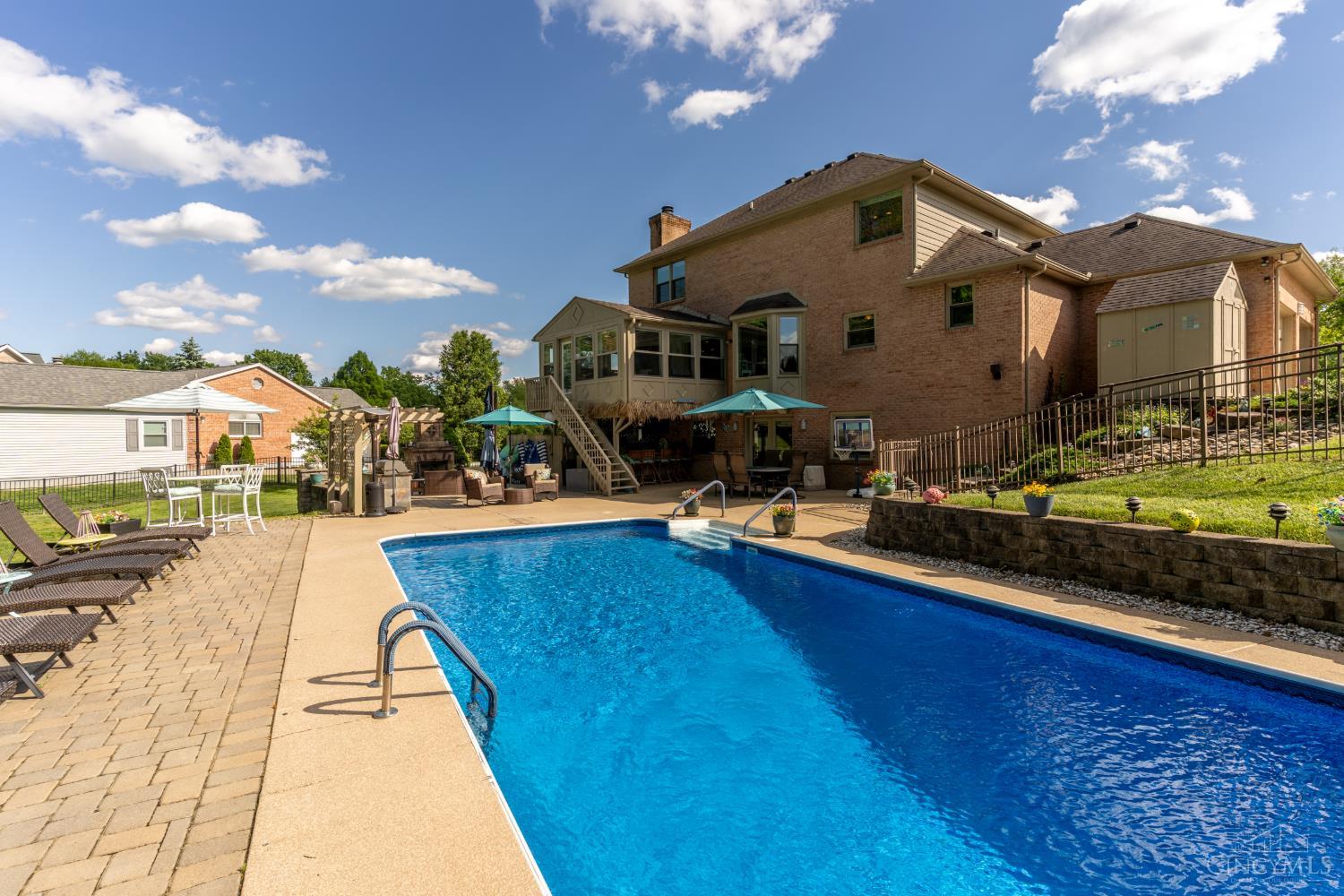 942 Country Club Drive