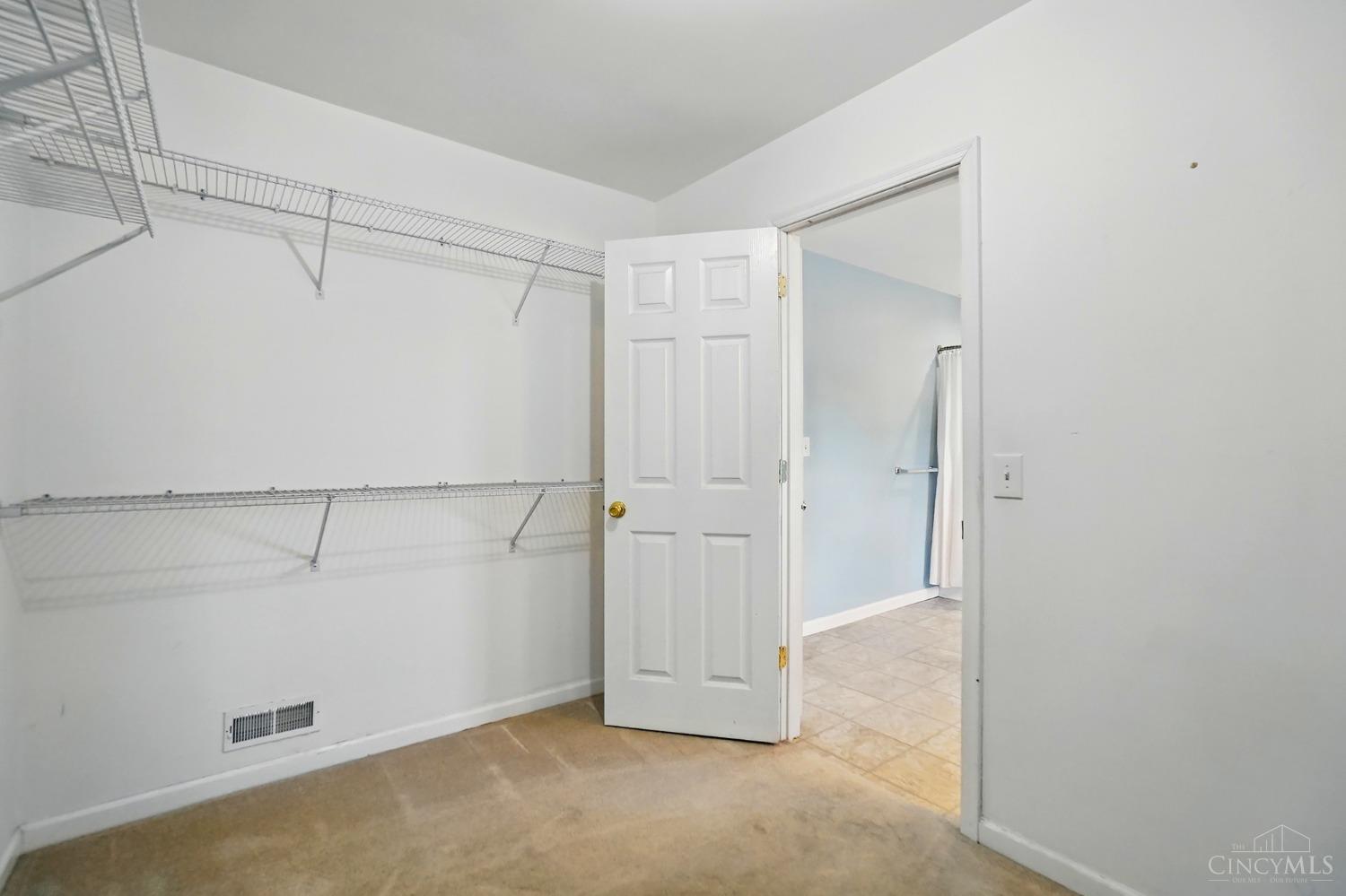 8177 Fox Knoll Dr, West Chester, Ohio image 34