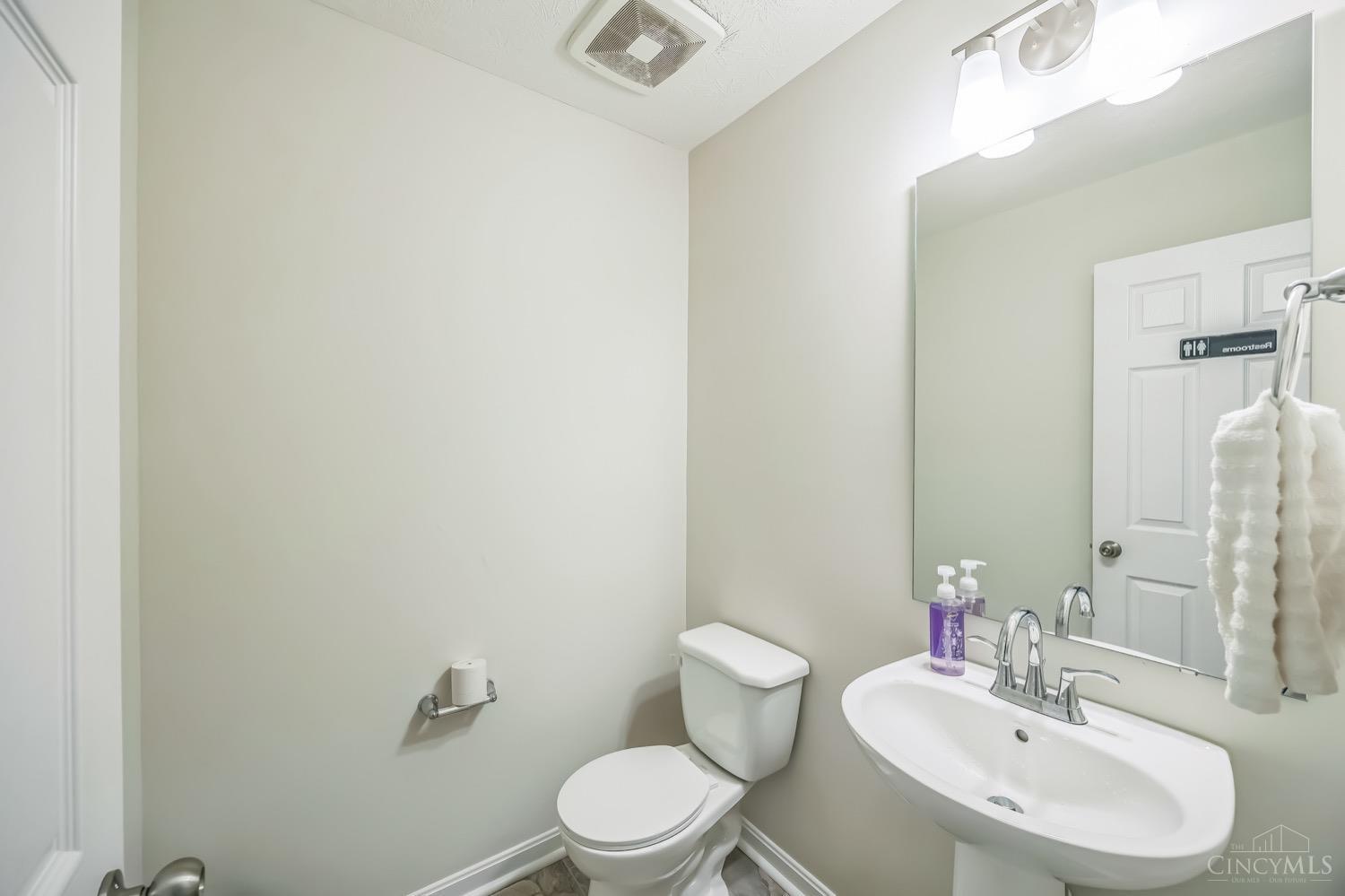 2141 Pine Valley Dr Dr, Hamilton, Ohio image 32