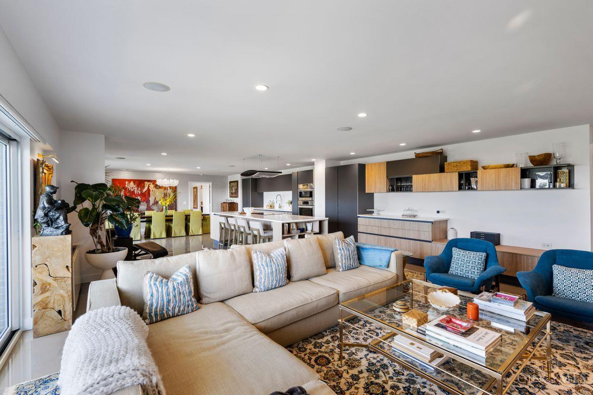 2200 Victory Parkway 2104