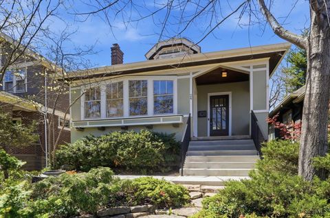 Photo of 24 Arcadia Place, Cincinnati, OH 45208 (MLS # 1875748)