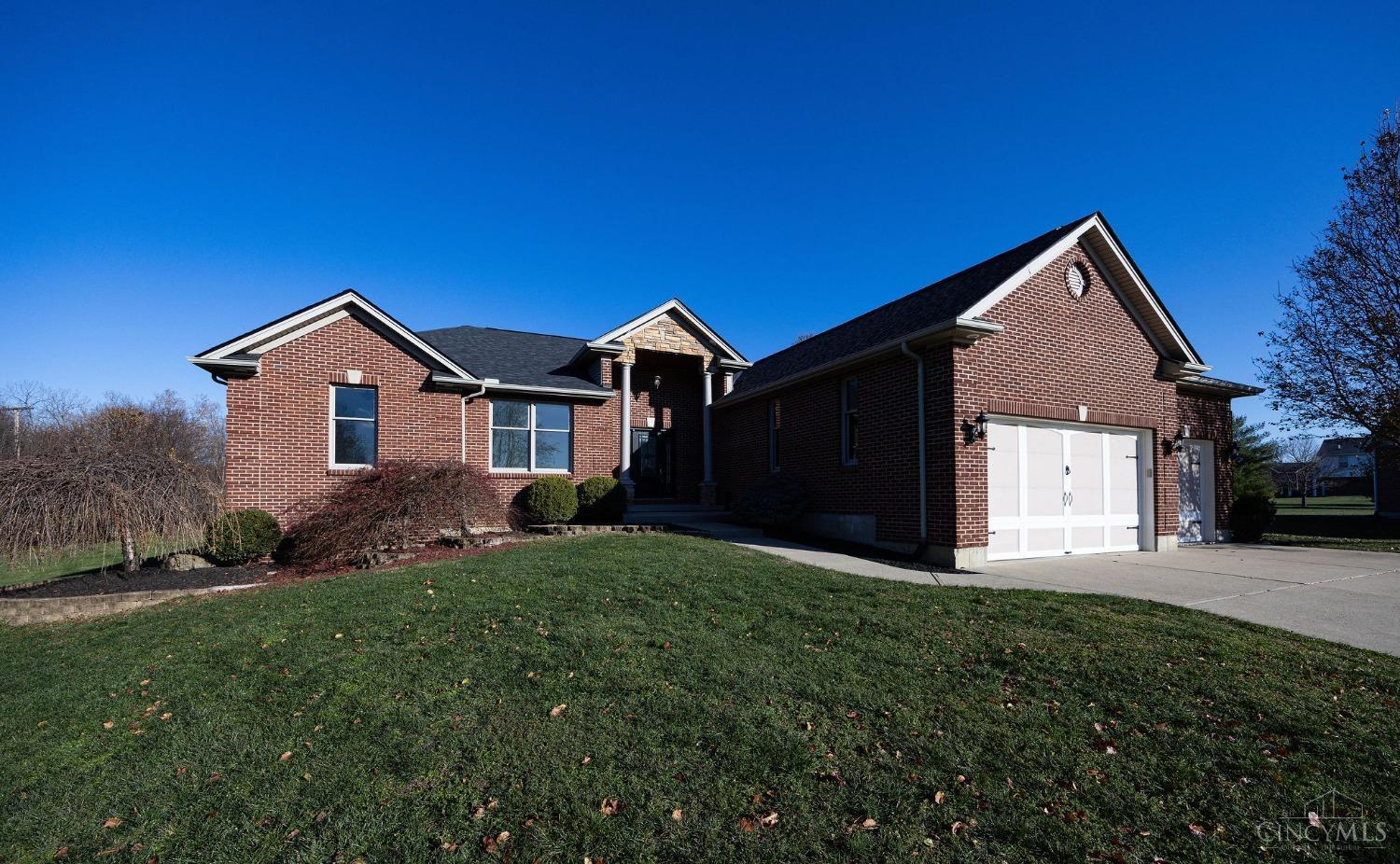 1565 Alexander Drive, Hamilton, Ohio image 2