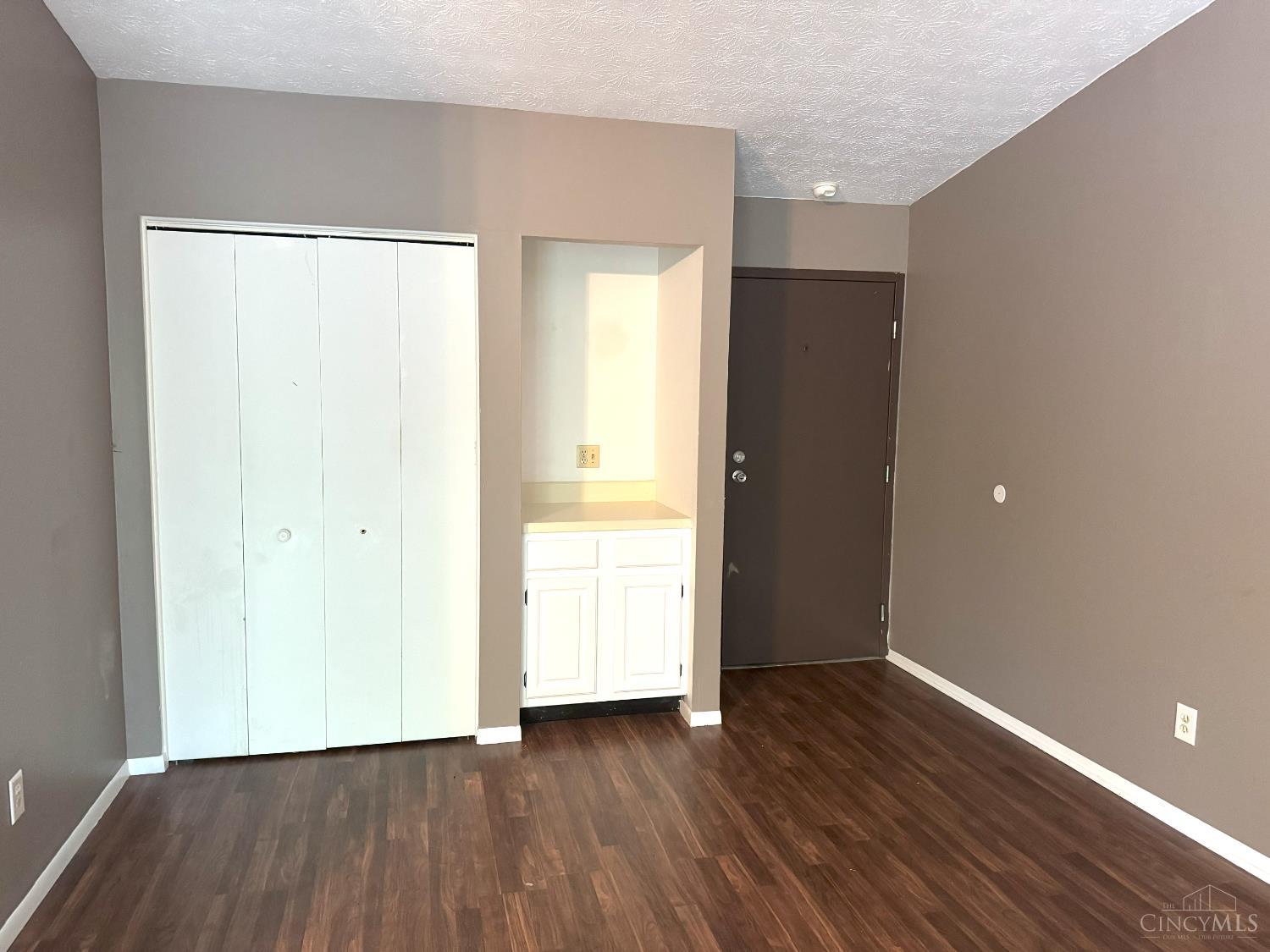 7215 Creekview Drive 11