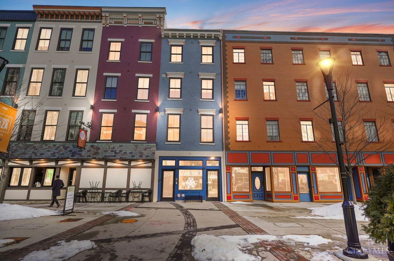 33 E Court Street 403